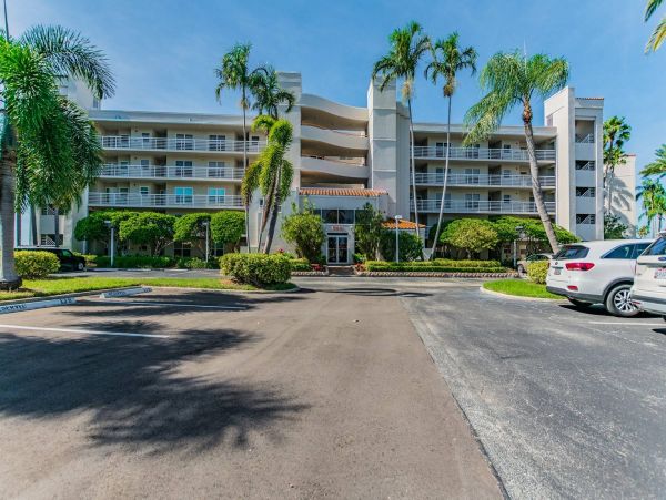 Beautifully Remodeled Luxury Vacation Condo